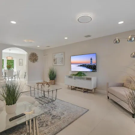 The Miami Gardens Getaway Villa